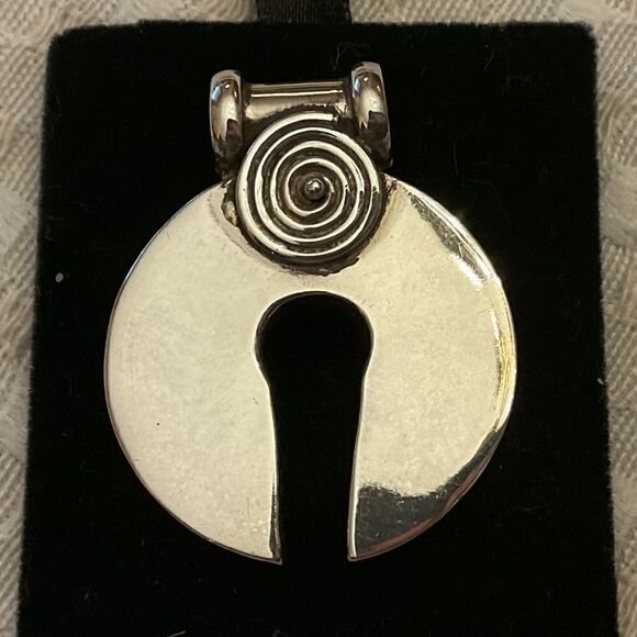 STERLING SILVER 925 ANCIENT GREEK DESIGN SOLID PENDANT - Picture 3 of 11